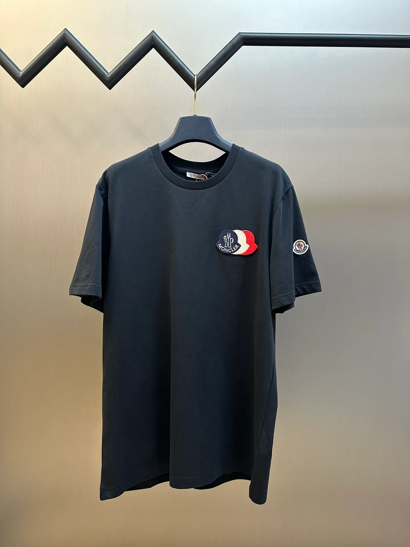 Moncler ， ， ， Moncler ， 。 ， ， Moncler 。 size：s m l xl